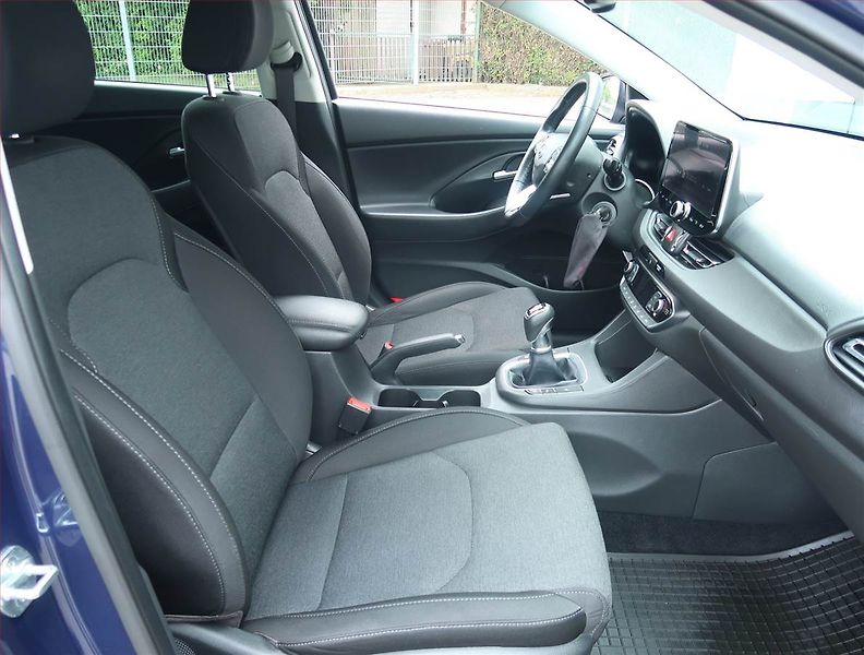 Hyundai i30 (2020) Family 1.5 T-GDI MHEV - fotka 9 z 22