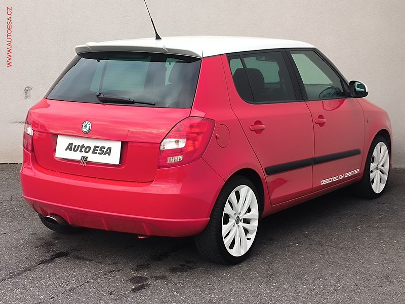 Škoda Fabia (2010) 1.2TSI, 1.maj, AC, výhřev sed - fotka 4 z 16