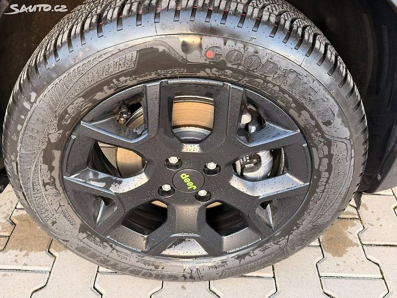 Jeep Avenger (2026) 4xe Upland 1.2 Turbo e-Hybrid - fotka 7 z 18