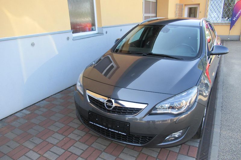 Opel Astra 1.4i AUT. KLIMA NAVIGACE - fotka 8 z 25