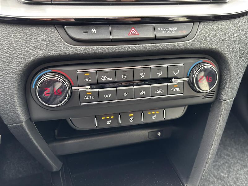 Kia XCeed 1,5 AT Black Edition ZÁRUKA - fotka 29 z 47