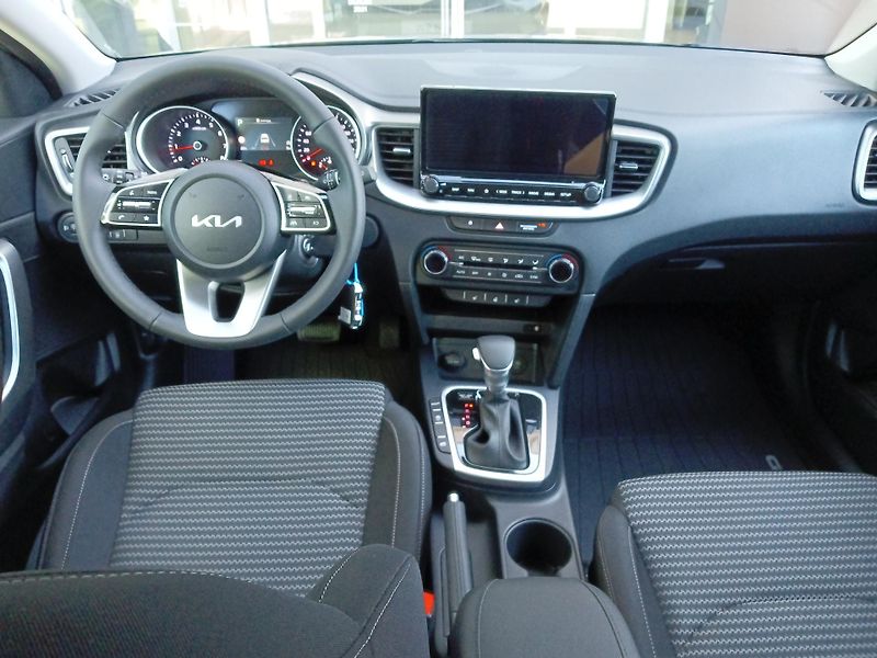 Kia Ceed SW (2026) 1,5 T-GDi 7DCT TOP  - fotka 6 z 7