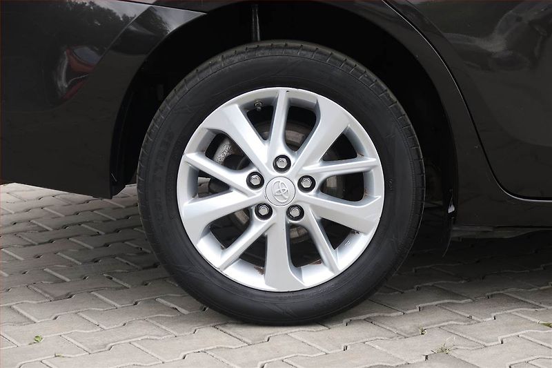 Toyota Corolla (2015) 1.6 Valvematic, Tempomat - fotka 14 z 18