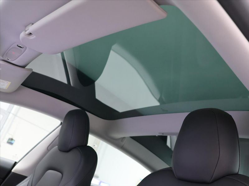 Tesla Model 3 Long Range 75kWh AWD sOH 90% - fotka 27 z 34