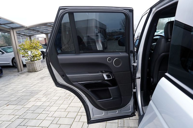 Land Rover Range Rover 3.0 SDV6 Vogue/4x4/260 PS/ČR - fotka 19 z 48