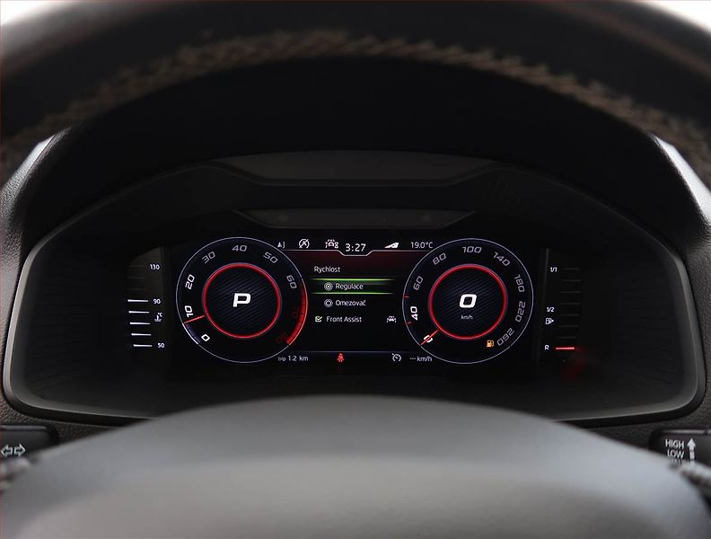 Škoda Karoq (2020) Sportline 1.5 TSI, digi klima - fotka 11 z 25