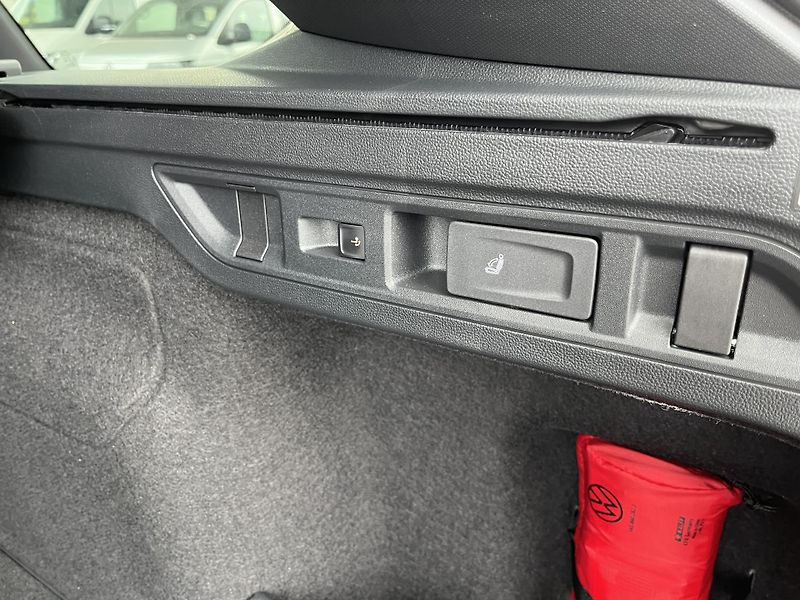 Volkswagen Passat (2026) R-Line 2,0 TDI 110 kW  DSG - fotka 27 z 27