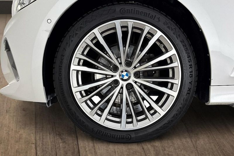 BMW Řada 3 řady 3 | 320d xDrive - fotka 6 z 28