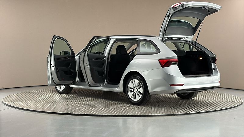 Škoda Octavia 2.0 TDI Ambition Combi - fotka 6 z 26