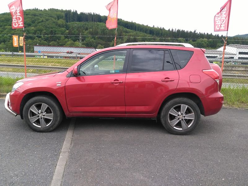 Toyota RAV4 2,2 D-4D - fotka 31 z 31