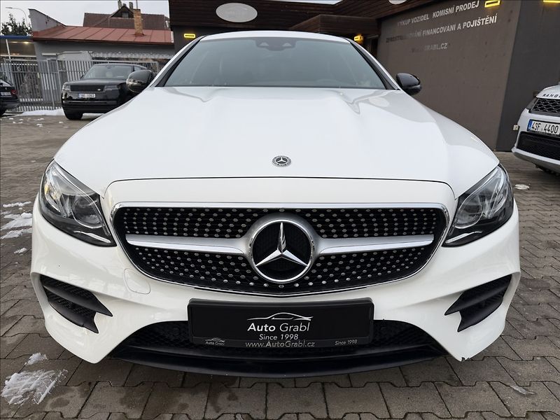 Mercedes-Benz Třídy E 220d 4Matic AMG - fotka 2 z 29