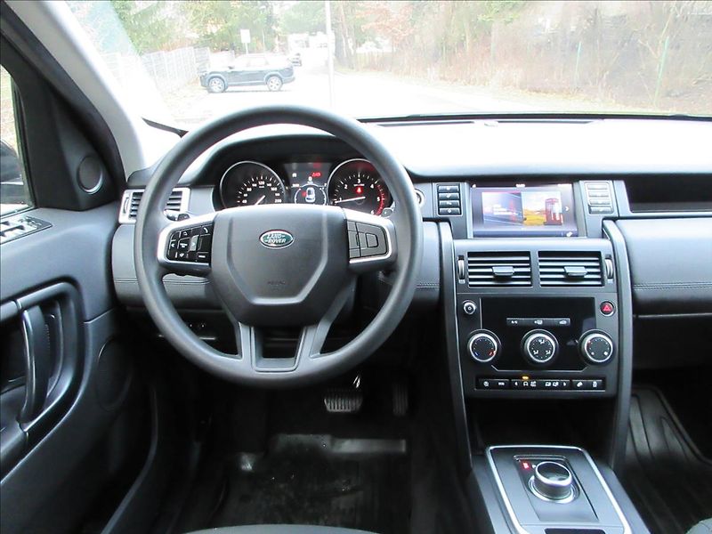 Land Rover Discovery Sport 2,0 TD4 110Kw, AWD, Nové v ČR - fotka 17 z 31