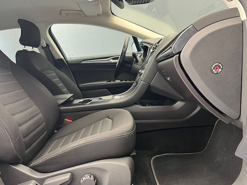 Ford Mondeo 2.0 EB 140 kW Titanium servis - fotka 29 z 56