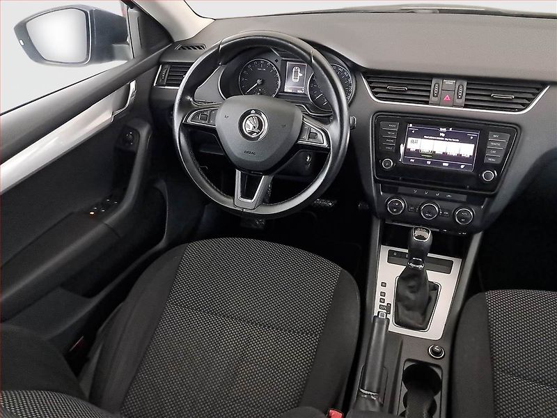 Škoda Octavia (2016) 1.6 TDI, Automat, Navi - fotka 7 z 17