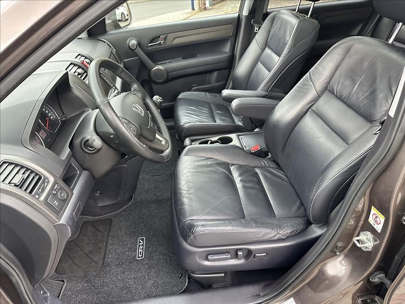 Honda CR-V 2,0 4x4 Executive TAŽNÉ TOP - fotka 12 z 26