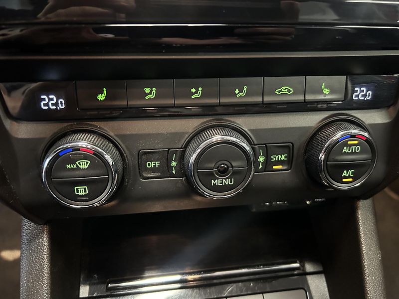 Škoda Octavia (2016) 2.0TDi L&K DSG Bi-X ACC Canton - fotka 16 z 34