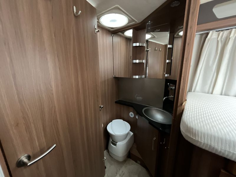 Knaus (2016) Sky I Plus 700 LEG - fotka 21 z 27