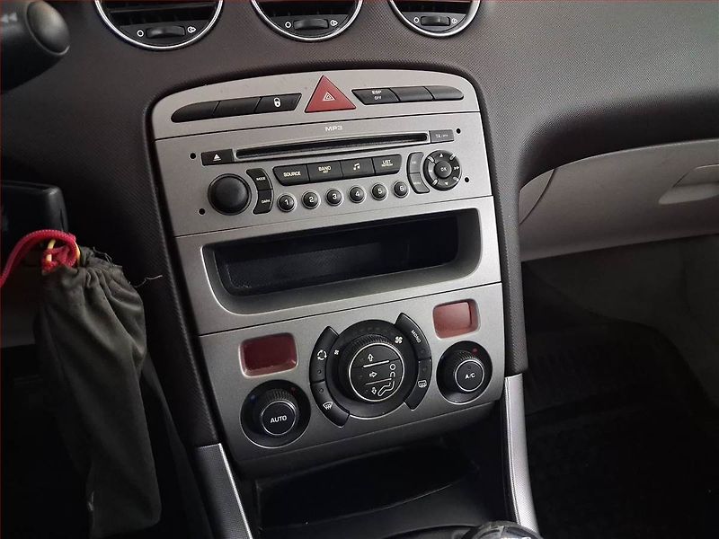 Peugeot 308 (2008) 1.6 THP, Eko.zaplacen, po STK - fotka 12 z 15