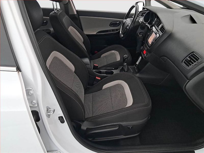 Kia Ceed (2016) 1.6 GDI, Navi, Tempomat - fotka 9 z 19