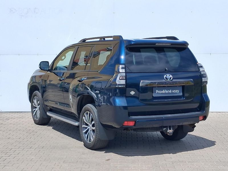 Toyota Land Cruiser 2.8 D-4D Executive AT - fotka 7 z 30