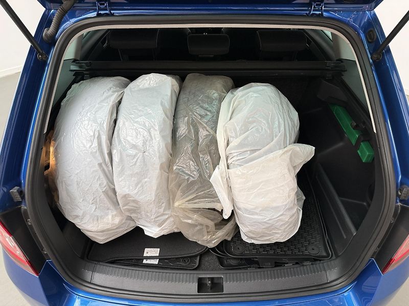 Škoda Fabia 1.0 TSI 70kW Black Combi Tour - fotka 12 z 12