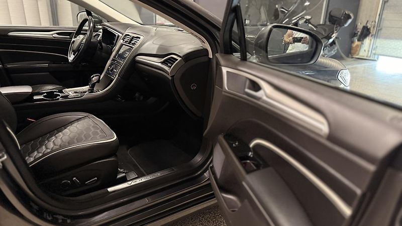 Ford Mondeo (2018) 2.0 hybrid,VIGNALE,MASÁŽ - fotka 16 z 34