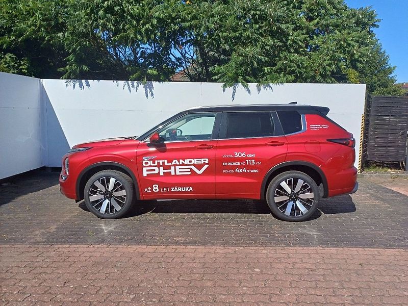 Mitsubishi Outlander Instyle 2,4 MIVEC 2xelektromot - fotka 6 z 25
