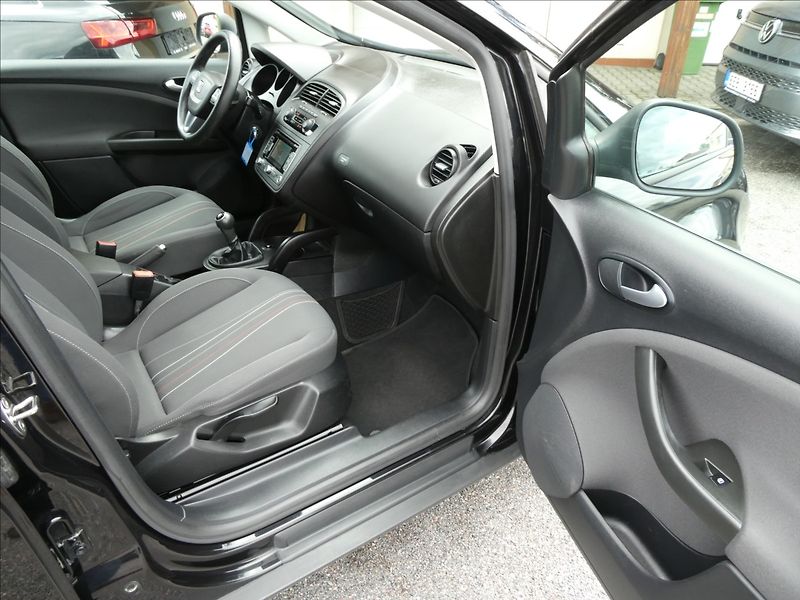 Seat Altea 2,0 TDi 103kW XL 4x4,navigace - fotka 20 z 39