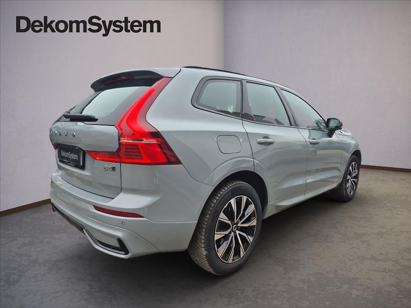 Volvo XC60 2,0 B4 AWD diesel Plus Dark Au - fotka 3 z 19