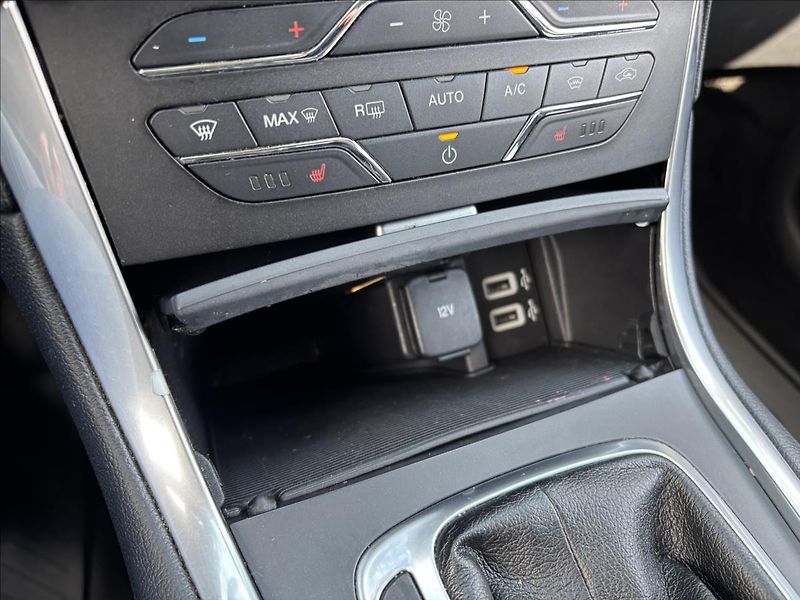Ford S-MAX 2,0 TDCi 110 kW Titanium - fotka 45 z 45