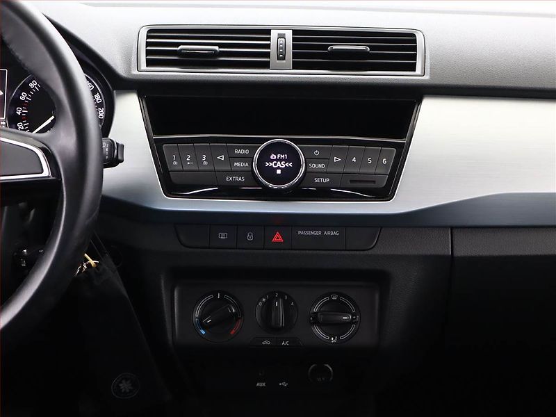 Škoda Fabia (2015) Ambition 1.0, ČR,1.maj - fotka 10 z 13