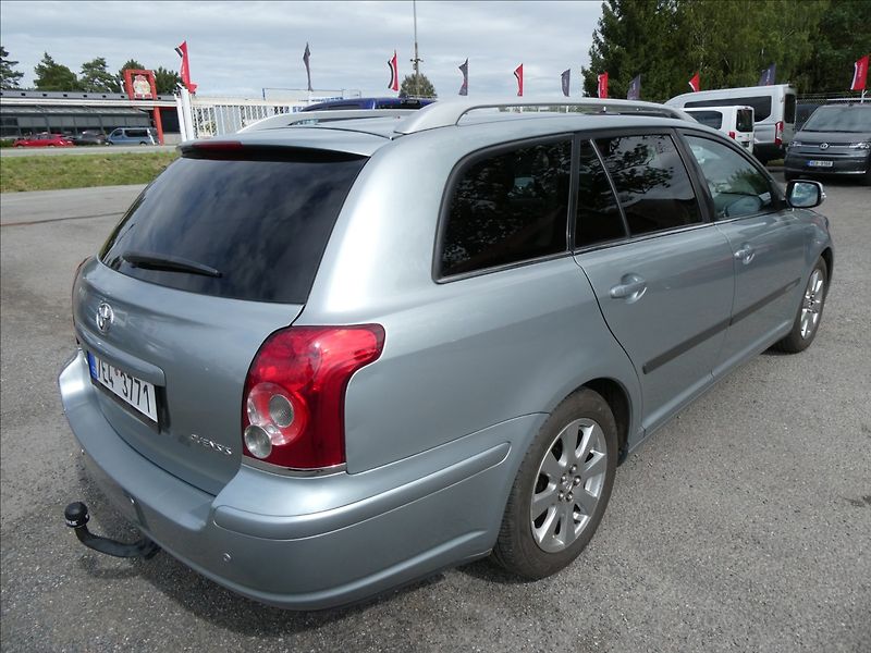 Toyota Avensis 1,8 16V 95kW závěs,digi.klima - fotka 8 z 32