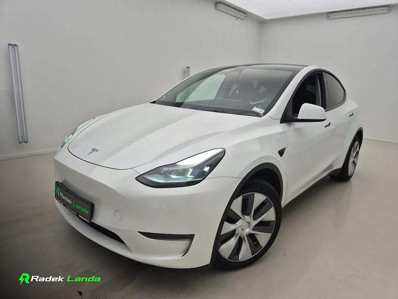 Tesla Model Y (2023) AWD Berlín | Autopilot - fotka 1 z 5