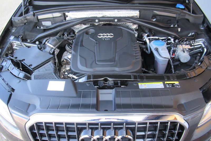 Audi Q5 2.0 TDI QUATTRO S-Line TAŽNÉ - fotka 25 z 31