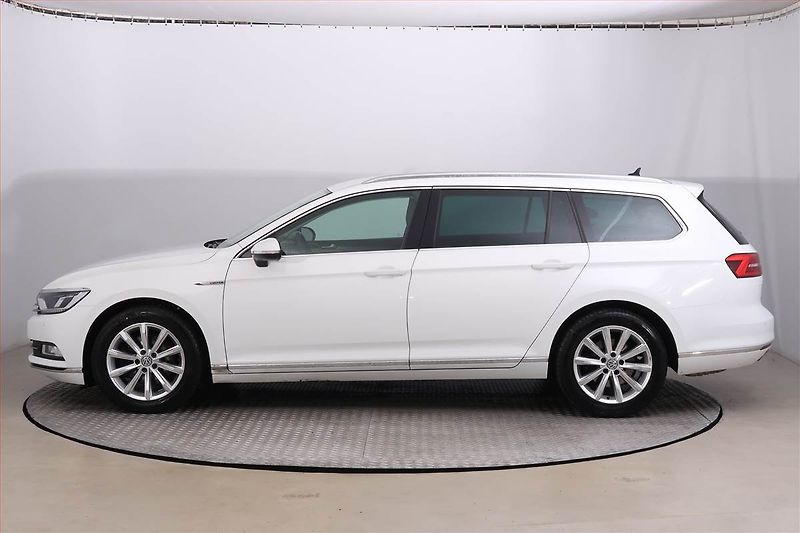 Volkswagen Passat (2016) Highline 2.0 TDI, 4X4 - fotka 3 z 21