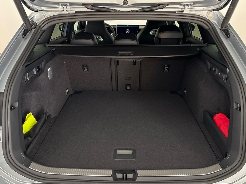 Volkswagen Passat (2025) R-Line People - fotka 10 z 31