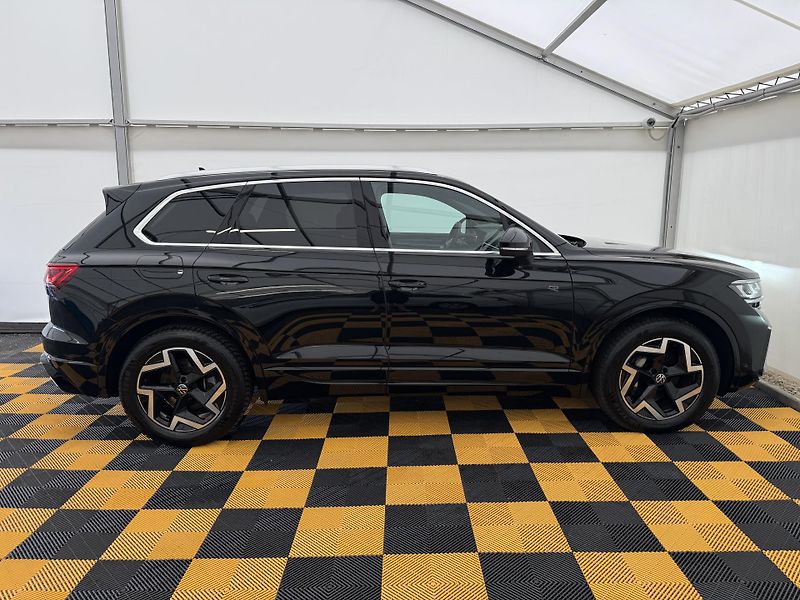 Volkswagen Touareg 3.0Tdi*1-MAJ*DPH*R-LINE*HUD* - fotka 7 z 49