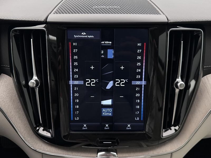 Volvo XC60 B5 AWD INSCRIPTION AUT  - fotka 51 z 56