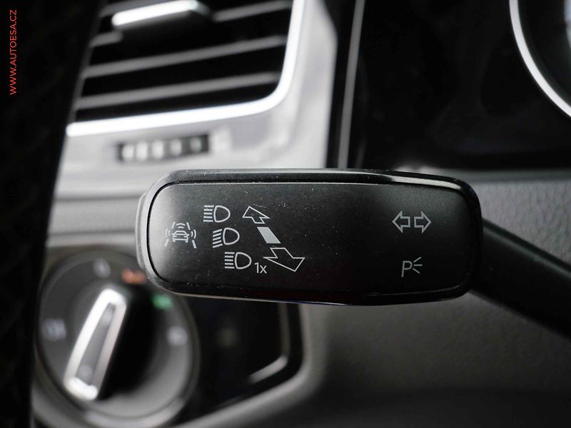 Volkswagen Golf (2014) 2.0TSi 4x4, R, DSG, LED, navi - fotka 14 z 28