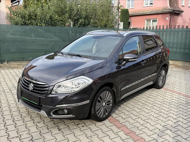 Suzuki SX4 S-Cross 1,6 4x4 AUTOMAT EXCLUSIVE - fotka 9 z 30