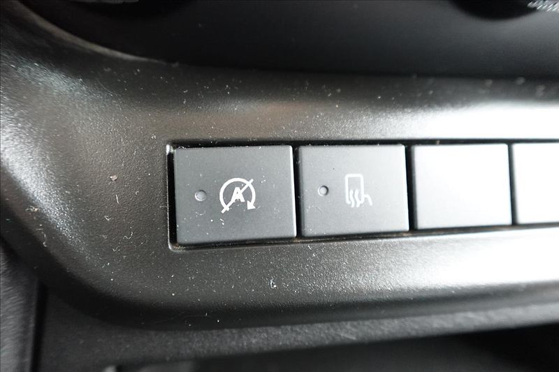 Iveco Daily 2,3 HPT  35C14 7MÍST L2H2 KLIM - fotka 34 z 35