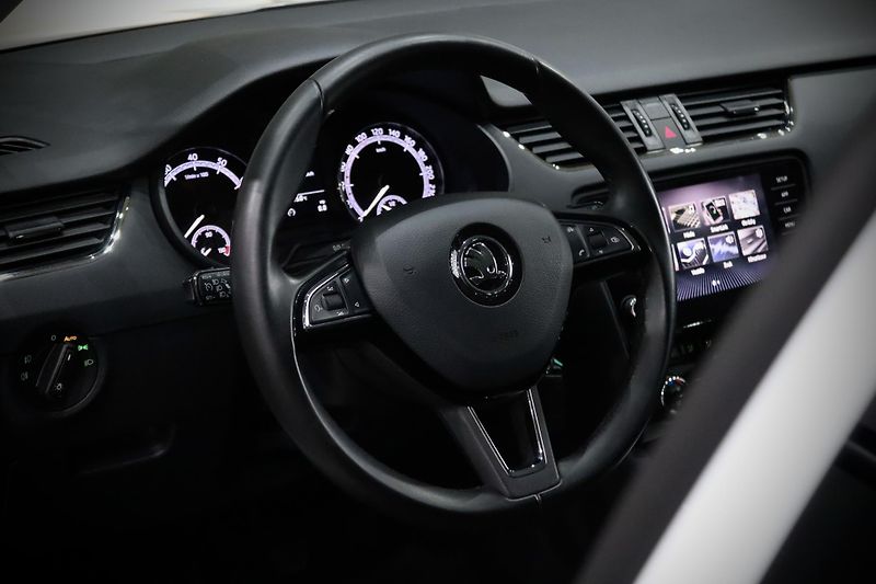 Škoda Octavia 3 FL Combi  1.4 TSI 110 kW - fotka 12 z 29