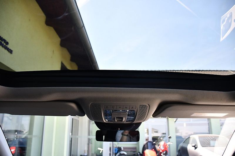 Mercedes-Benz GLE 350DE 4MATIC - fotka 22 z 42