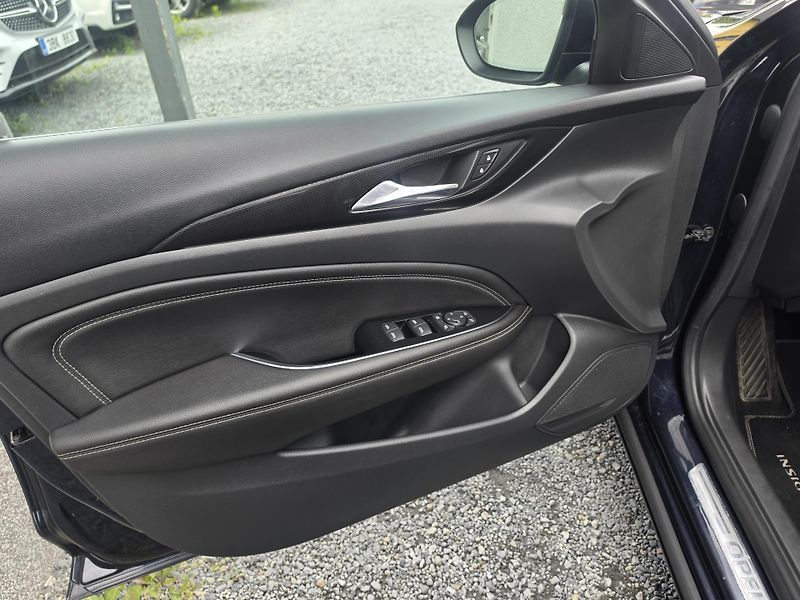 Opel Insignia 2.0 Turbo D full  - fotka 14 z 19