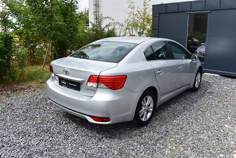 Toyota Avensis 1,8 16V NAVI,1.MAJ,TOP MOTOR - fotka 6 z 17