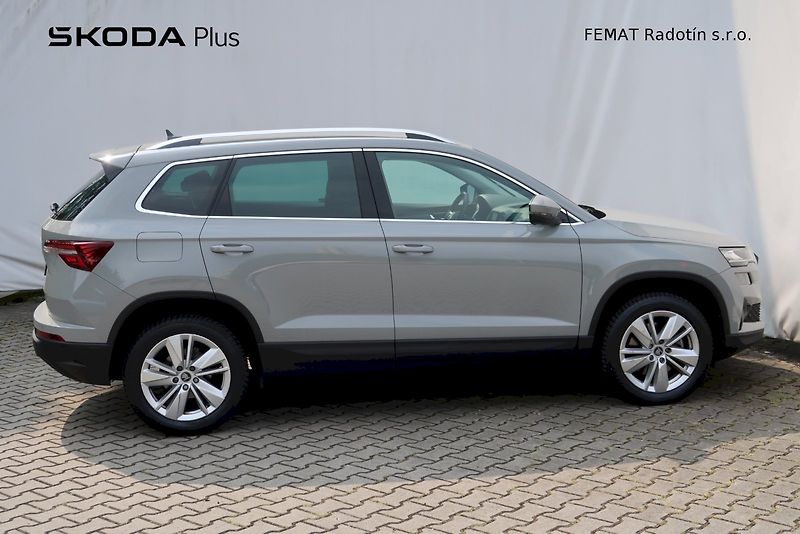 Škoda Karoq (2025) Selection 1,5 TSi/110 kW M - fotka 3 z 34