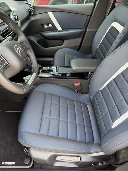 Citroën C4 (2026) COLLECTION HYBRID 145k AUT - fotka 9 z 11