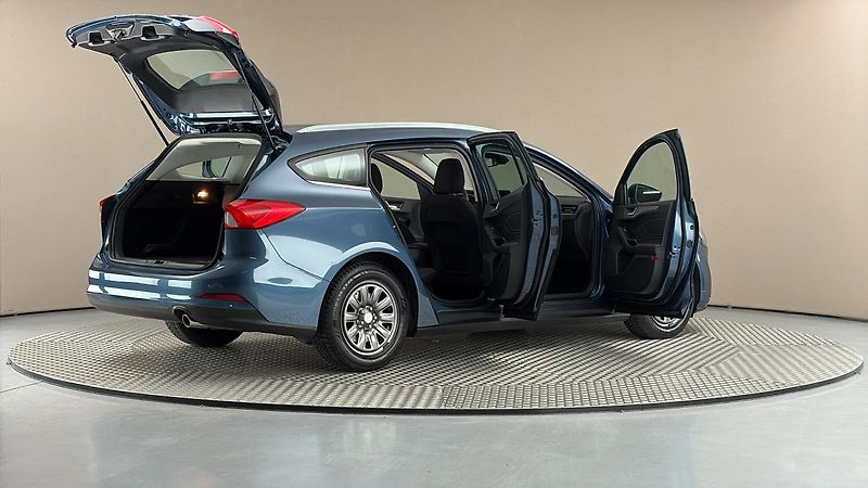 Ford Focus 1.5 Ecoblue AUT Titanium Kombi - fotka 6 z 26