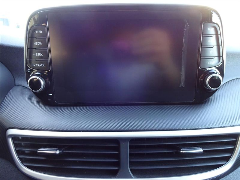 Hyundai Tucson 1,6T- GDi 130kW Trikolor - fotka 34 z 58