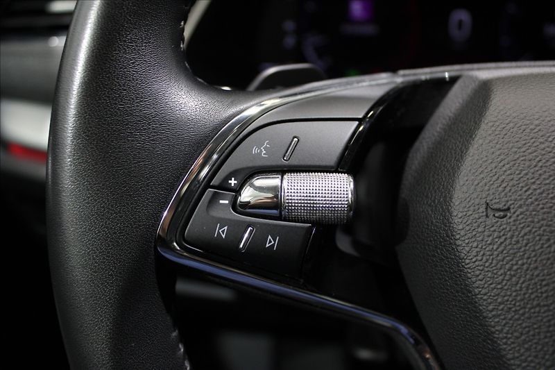 Škoda Octavia 2,0 TDI DSG style 1.majitel CZ - fotka 18 z 32